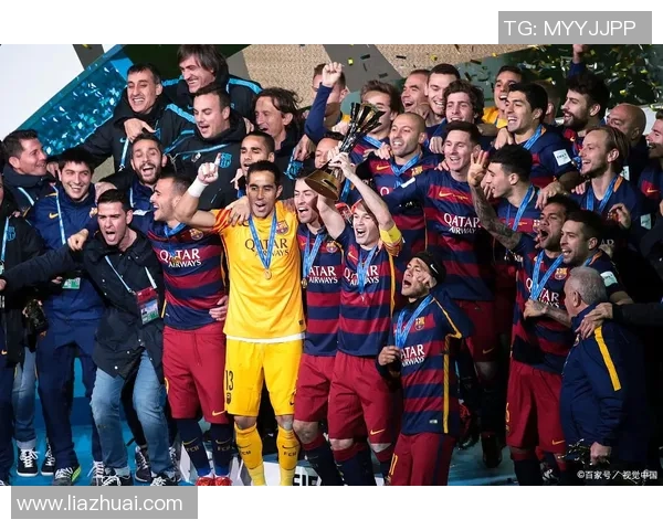 两颗足球场上的璀璨明星如何在绿茵场上演绎辉煌对决